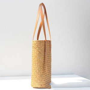 2025 bolsos de mano de paja hechos a mano al por mayor, bolso de compras de <span class=keywords><strong>Rafia</strong></span> de verano, bolsos de playa tejidos de viaje, bolsos de paja para mujer con asa de PU - Product Image 3