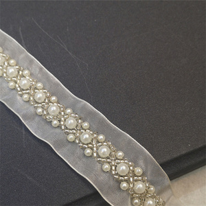 Cinta de encaje de cuentas de perlas de moda de gran venta, recorte de encaje de cuentas blancas y negras para decoración de vestidos - Product Image 4