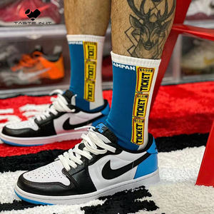 Chaussettes de mode de <span class=keywords><strong>haute</strong></span> qualité, vente chaude, chaussettes de skateboard, de <span class=keywords><strong>roller</strong></span>, de basketball, chaussettes confortables - Product Image 1