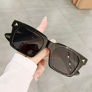 Gafas de Sol Cuadradas con Logotipo Personalizado, Diseño Vintage 2025, con Estampado de Leopardo para Mujer, Protección UV400, con Remaches, Estilo Punk, para Hombre - Product Image 2