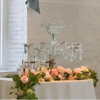 J168 En gros Centre de table floral haut de gamme doré en métal, style lustre, pour décoration de table de mariage et de fête
