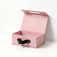 Boîte cadeau en papier rigide écologique imprimée UV personnalisée avec poignée en PU personnalisée pour l'emballage artisanal, vente en gros de haute qualité