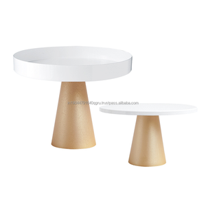 Nuevo soporte de pastel de llegada con acabado de metal de alta calidad para decoración del hogar y usos ocasionales con acabado dorado - Product Image 1