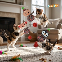 Jouet pour chaton doux et rembourré, design animaux de Noël personnalisé, avec herbe à chat, par le fabricant Famipet