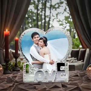 Hadiah pernikahan bentuk cinta kristal akrilik dengan foto ukiran untuk tujuan bisnis & Promosi - Product Image 3