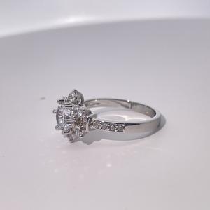 แหวนทองแดงรูปดาวประดับเพชรซิคอนหรูหราจากเทียนหยู เจมส์ ประดับด้วยเพชรคิวบิกเซอร์โคเนียระยิบระยับ เครื่องประดับแฟชั่นสำหรับผู้หญิง เหมาะสำหรับงานปาร์ตี้ ของขวัญวันครบรอบ - Product Image 2