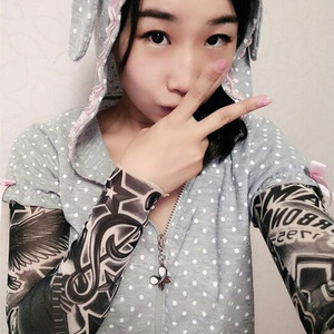 Street Tattoo Arm Sleeves Sun UV Protection Arm Cover Seamless Outdoor Riding Sunscreen Arm Sleeves Glover <span class=keywords><strong>para</strong></span> <span class=keywords><strong>hombres</strong></span> y mujeres - Product Image 4