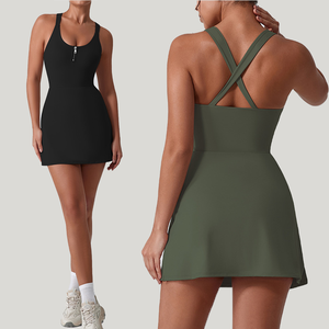 Yarım Fermuarlı, Yuvarlak Yaka, Pedli, Yüksek Destekli Çapraz Sırtlı Tenis Elbisesi, Dahili Güvenlik Şortu, Yan Yırtmaçlı Golf Elbisesi - Product Image 1