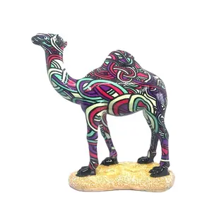 Peinture à la main 3D Home Decor Statue Figurine Sculpture animale colorée Figure de chameau en résine