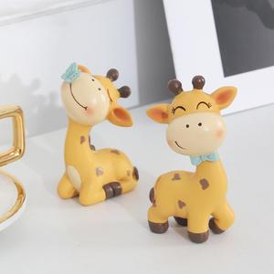 Giraffa in resina moderna piccoli ornamenti creativi decorazioni per la casa per soggiorno/ufficio/Desktop graziosi regali di anniversario di guarigione per le donne - Product Image 3