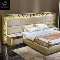 Tête de lit de luxe haut de gamme en cuir pour chambre principale, avec éclairage LED, cadre en marbre naturel, mobilier de lit haut de gamme pour villa
