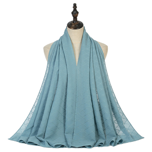 Foulard Hijab Uni Long Décontracté Ethnique pour Femme, <span class=keywords><strong>Voile</strong></span> Chiffon Perlé Personnalisable pour Femmes Musulmanes – Vente en Gros - Product Image 2