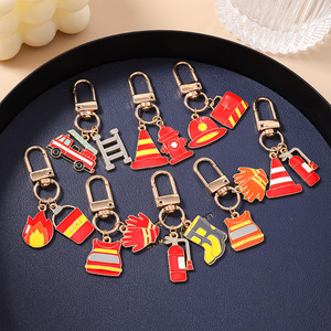 Ensemble de porte-clés de pompier héroïque en émail, <span class=keywords><strong>camion</strong></span> de pompiers et extincteur, pour cadeaux de retraite de pompier, souvenirs de service de sauvetage - Product Image 2