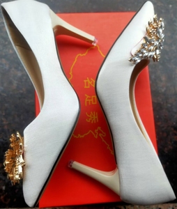 Chaussures de mariage chinoises de haute qualité pour femmes, à talons aiguilles pointus, avec amorti, design haut ouvert, grandes tailles, pour l'été - Product Image 6