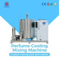 Machine de préparation de parfums à basse température avec refroidissement interne par serpentin et filtre de décharge