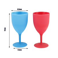 La partie en plastique jetable de gobelet met en forme de tasse pp matériel pour boire et vin