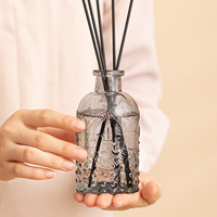 Diffuseur de parfum d'ambiance vintage de luxe en boîte cadeau, avec bâtonnets sculptés, à l'huile essentielle naturelle, pour aromathérapie sans flamme, pour une ambiance romantique au dîner et en voiture