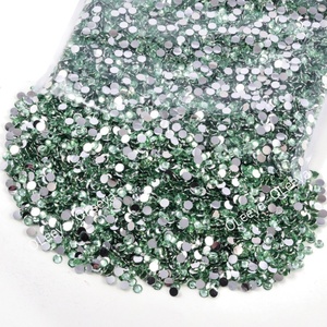 Oleeya Lot en vrac de strass en résine SS6-SS30, couleurs vert émeraude gelée, TRN, à dos plat argenté, couleurs AB, pour vêtements - Product Image 5