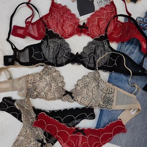 Ensemble de lingerie sexy en dentelle brodée respirante avec soutien-gorge à armatures et motif floral pour femme, écologique - Product Image 6