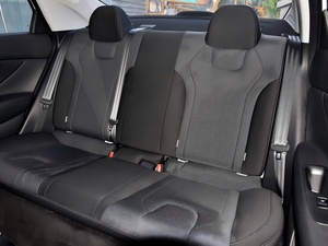 <span class=keywords><strong>Hyundai</strong></span> Elantra 2026 Nuova <span class=keywords><strong>Berlina</strong></span> Compatta 1.5L 1.6T Turbo Qualità Coreana Efficiente nei Consumi - Product Image 6