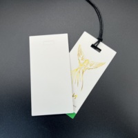 Estampage d'or papier personnalisé imprimé Swing Tags vêtements étiquette nom Logo accrocher étiquette avec ficelle pour vêtement propre marque Logo