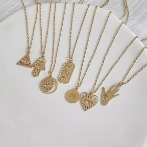 Ciondolo gioielli in acciaio inossidabile placcato oro 18k con cuore cavo di moda - Product Image 4