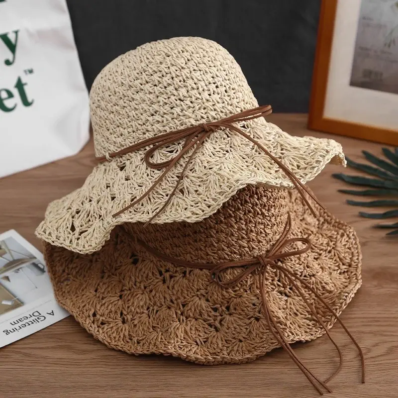 قبعات القش بسعر الجملة قبعات الشمس القابلة للطي للسيدات على الشاطئ والبحر قبعات بحواف واسعة وقصيرة صيفية من القش