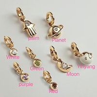 Vente en gros de breloques en laiton personnalisées DIY pour la fabrication de bijoux pendentif lune planète en zircon tendance avec chaîne à maillons en forme de cœur