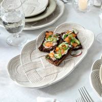 Assiettes de service en céramique à motif tissé en relief, grandes, personnalisées, pour la restauration, vente en gros