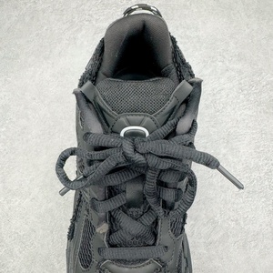 Luxurious and soft sole running shoes with elastic properties. Original mesh fabric running shoes and sports shoes. - Product Image 4