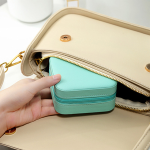 Campione Gratuito: Lussuosa Custodia Portatile Personalizzabile in Pelle PU per Gioielli, Anelli e Collane - Organizer da Viaggio per Gioielli con Logo Personalizzato - Product Image 5