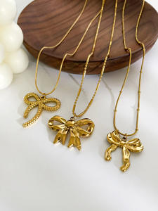 Collar con colgante elegante de acero inoxidable, collar con colgante de lazo dorado para mujer, regalo de joyería para fiesta junto al mar - Product Image 5