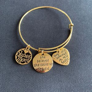 Bracelets extensibles avec lettres d'inspiration 2021, <span class=keywords><strong>maman</strong></span>, <span class=keywords><strong>papa</strong></span>, bracelet MOM, cadeaux pour la fête des mères, bracelets avec breloques personnalisés - Product Image 4