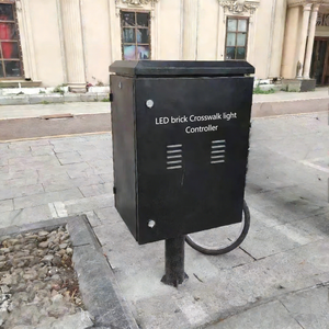 Système de contrôle de signalisation routière intelligent sans fil à LED pour passage piétonnier avec plots routiers intelligents intégrés - Product Image 6