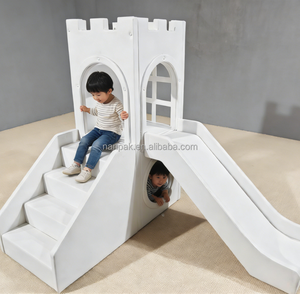 Équipement de jeu tout-en-un intérieur/extérieur, château de jeu souple pour enfants avec fenêtre visible, tunnel et toboggan pour fêtes, événements, cafés, centres commerciaux - Product Image 1