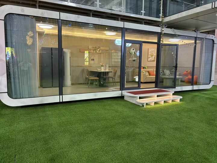 Hot Sale Apple Capsule House Prefabricated Green House for Outdoor Living and Office Working Made in China