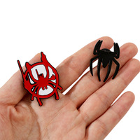 En gros, Broches et badges en émail métallique Spider-Man, Logo de costume d'araignée, Cadeaux créatifs pour amis