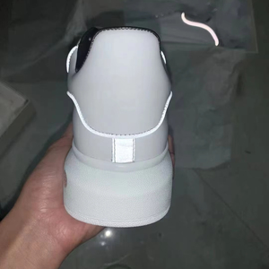 Venta directa de fábrica de zapatillas blancas para caminar. Tu calzado para caminar de suela gruesa. Calzado deportivo informal para hombre y mujer. Estilo veraniego. - Product Image 2