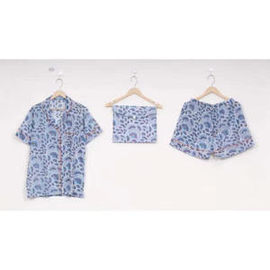 Pijamas de Otoño Casuales y Transpirables de Satén 100% Algodón con Estampado Floral para Mujer, Conjunto de 2 Piezas, Cintura Elástica Suave, Pantalones Cortos con Botones, Venta Caliente ODM - Product Image 1