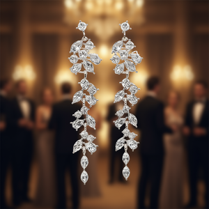 Boucles d'oreilles en or blanc E2289, design fleur en cristal et strass, bijoux de luxe pour femmes, bijoux de mariage - Product Image 2