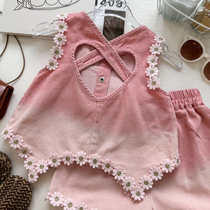 Conjunto <span class=keywords><strong>de</strong></span> Mezclilla Nuevo para Niñas, Top sin Mangas con Flores <span class=keywords><strong>de</strong></span> Verano, Pantalones Cortos <span class=keywords><strong>de</strong></span> Encaje, Conjunto <span class=keywords><strong>de</strong></span> Dos Piezas, Ropa para Niños - Product Image 4