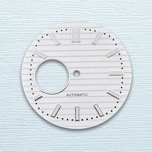 Cadran NH38 Lumineux Vert Intense pour Montre 30,5 mm, en Acier Inoxydable Creux Type <span class=keywords><strong>Nautilus</strong></span>, Composant de Montre Durable et Authentique - Product Image 4