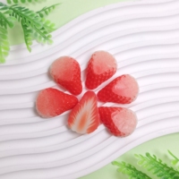 100 stuks gesimuleerde fruitschijfjes gesimuleerde aardbeienplakjes PVC fruitaccessoires poppen sprookjes tuinlandschap accessoires