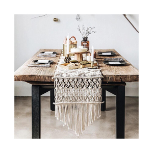 Décor tissé de chemin de table à pois amusant et ludique pour mariages et événements - Product Image 6