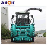 Moissonneuse-batteuse-tracteur Anon Five pour la récolte et la transformation en poudre de tiges de sorgho en ensilage