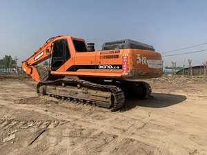 รถขุดตีนตะขาบ Doosan Dh370lc-9 มือสอง ปี 2014 กำลัง 110 กิโลวัตต์ บุ้งกี๋ขนาด 1.0 ลูกบาศก์เมตร ชิ้นส่วนสำคัญประกอบด้วย มอเตอร์ เครื่องยนต์ เกียร์บ็อกซ์ และปั๊ม - Product Image 2