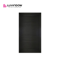 Persienne solaire en aluminium au design moderne pour hôtel Persiennes verticales en aluminium avec fenêtre ouverte pivotante pour décoration de villa