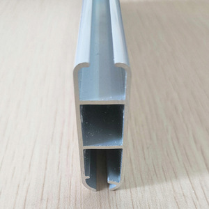 Rail inférieur de volet roulant personnalisé en alliage d'aluminium électrophoretique gris argenté 1007, rail de rideau automatisé durable - Product Image 3