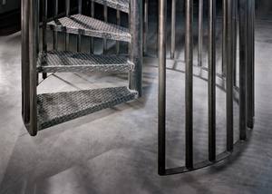 Fluchtspiraltreppe mit Käfiggeländer - Product Image 2