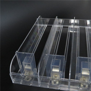Organizador de Tienda Hookei, Bandeja Expositora con Sistema Automático de Empuje por Resorte para Latas, Soporte de Estante con Empujador - Product Image 4